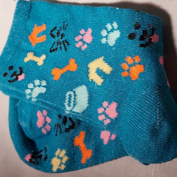 Socks Set of 4 Mermaid Snowflakes Doggie Reindeer Designs - Picture 3 of 7